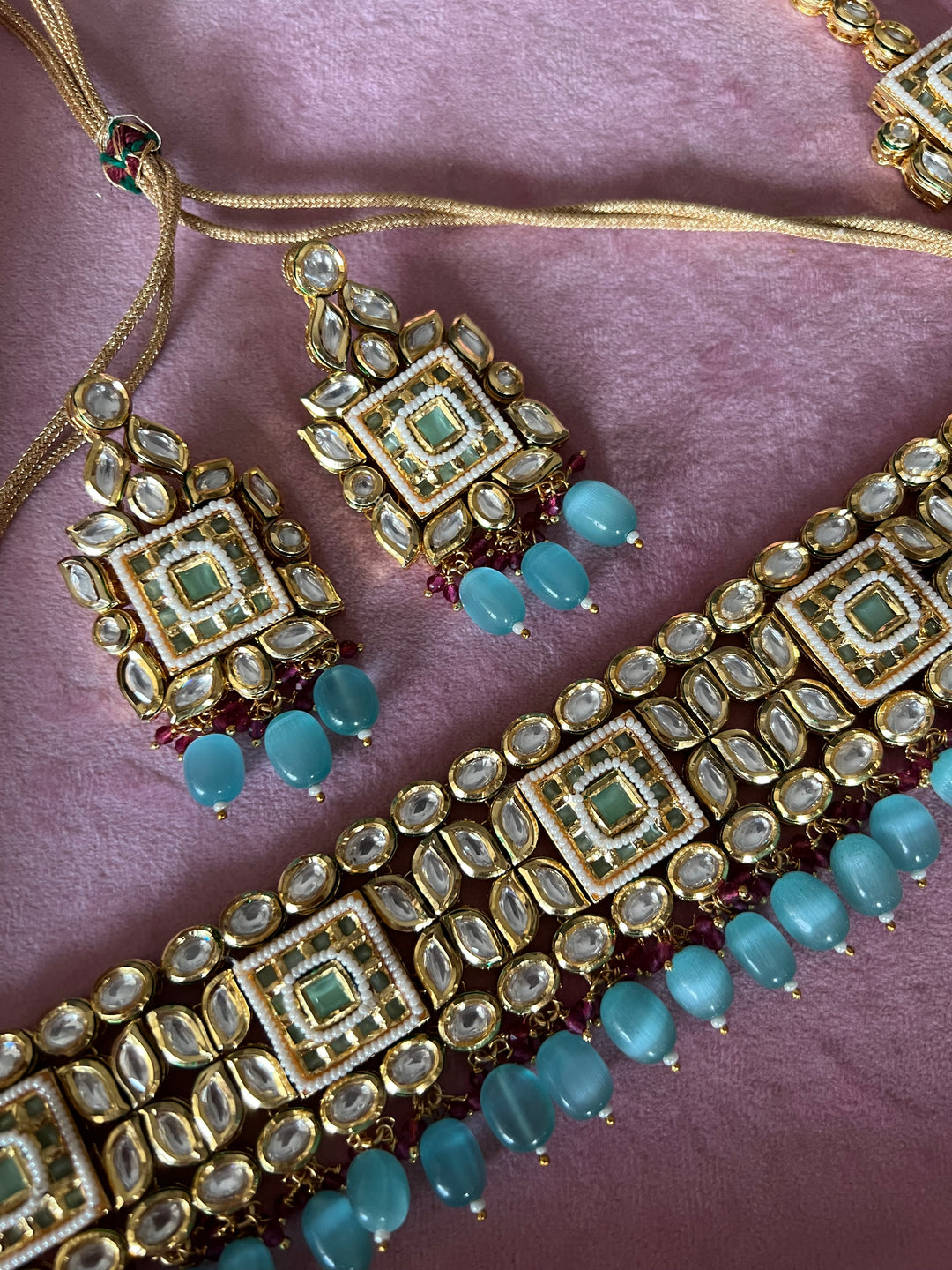 Scintillating Bridal Kundan Choker with Earrings and Maangtikka