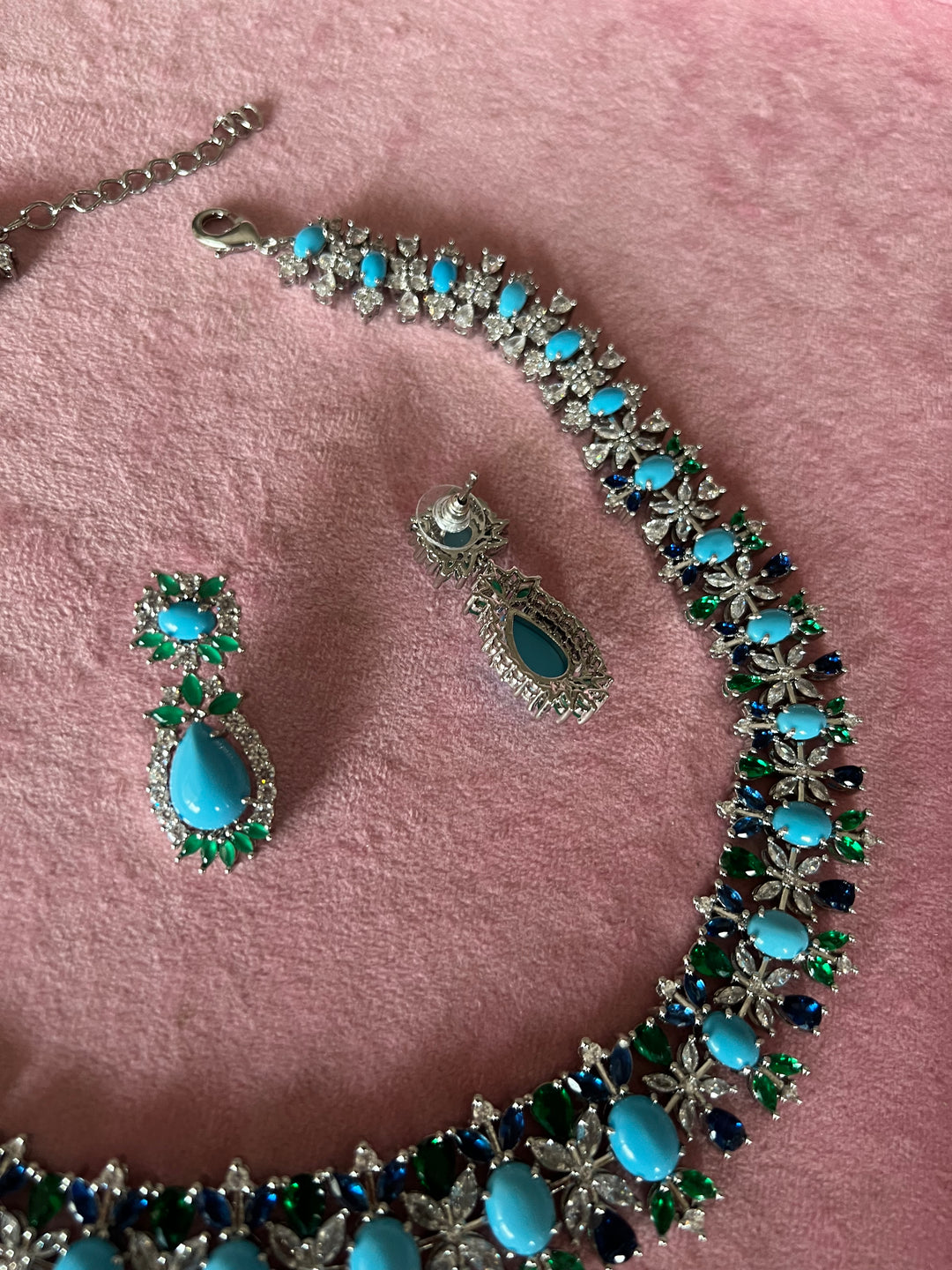 Elegant Necklace Set - Unmatched Quality and Style