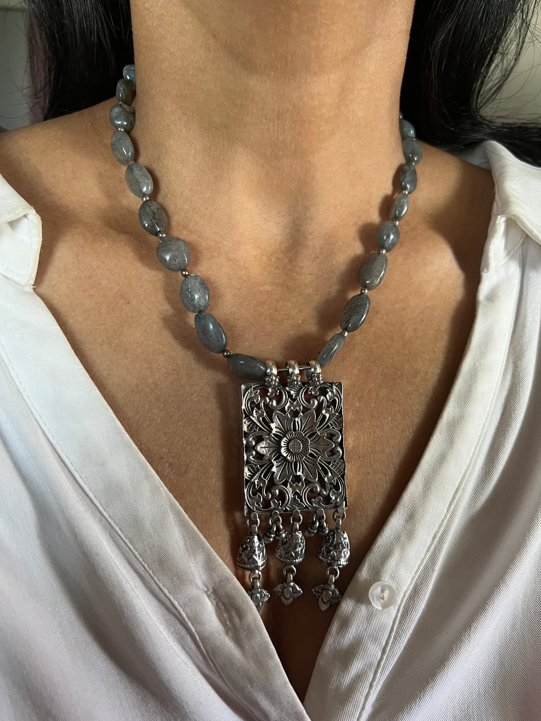 Statement 925 Silver Pendant with Labradorite Necklace
