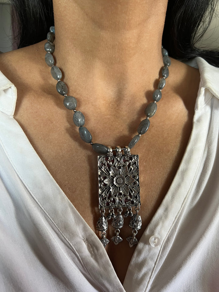 Statement 925 Silver Pendant with Labradorite Necklace