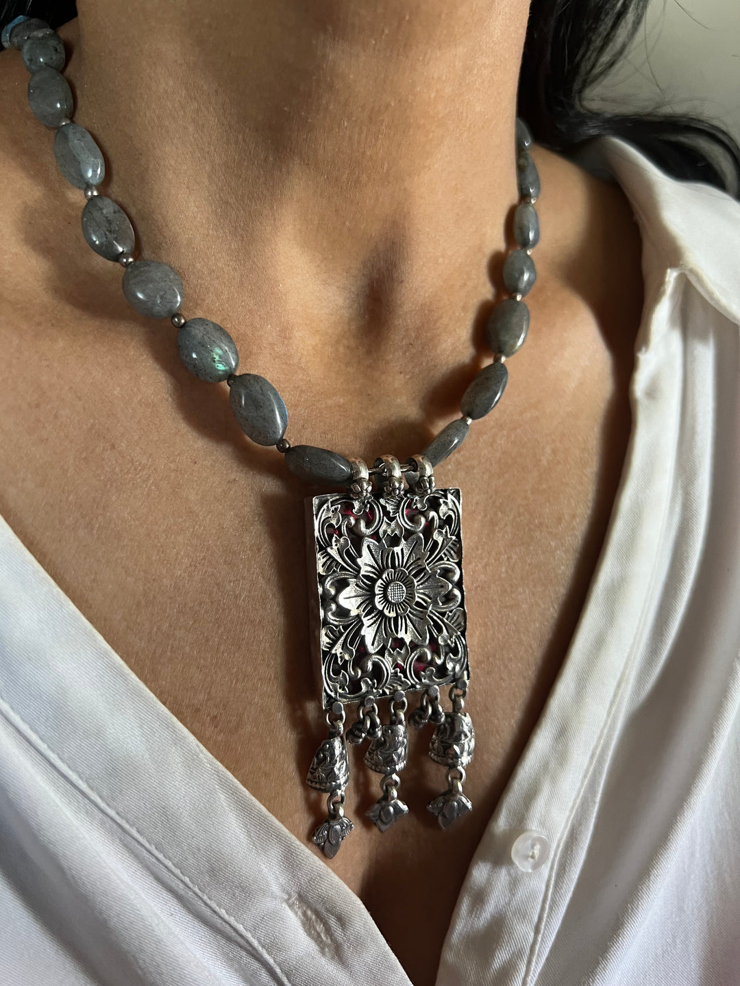 Statement 925 Silver Pendant with Labradorite Necklace