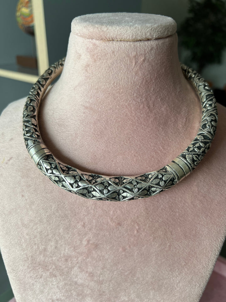 Radiant 925 Silver Hasli Necklace