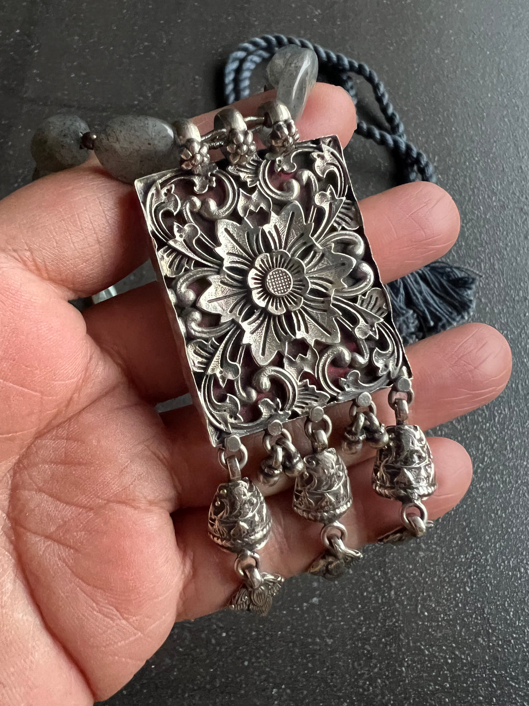 Statement 925 Silver Pendant with Labradorite Necklace