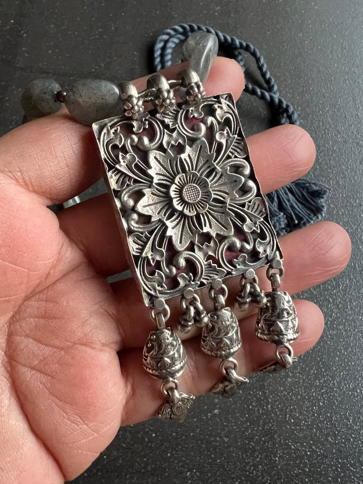 Statement 925 Silver Pendant with Labradorite Necklace