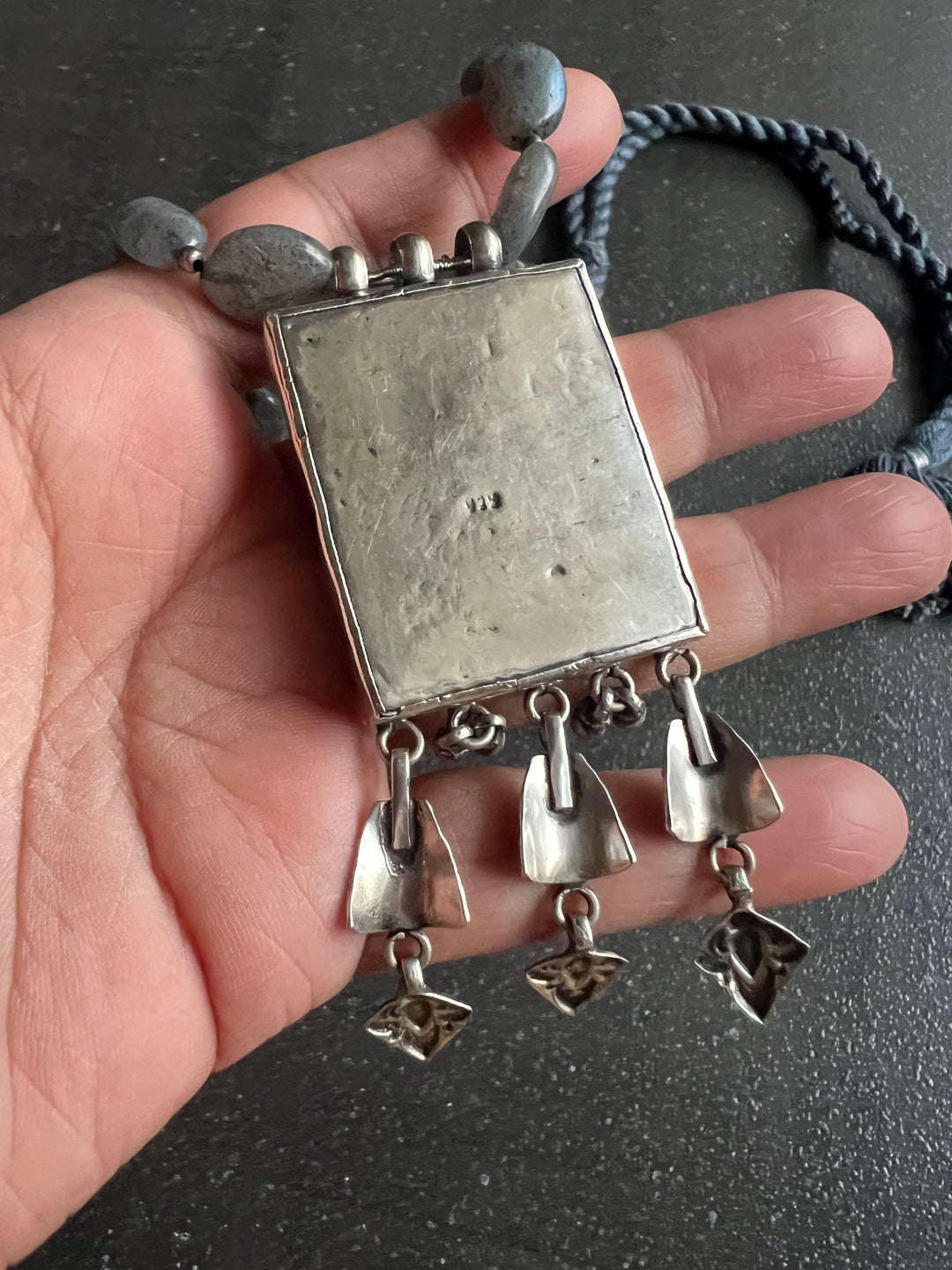 Statement 925 Silver Pendant with Labradorite Necklace