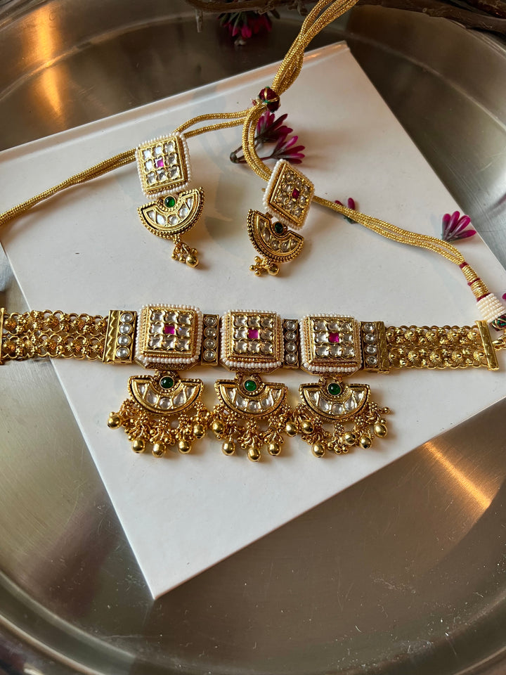 Elegant Kundan Choker with Earrings