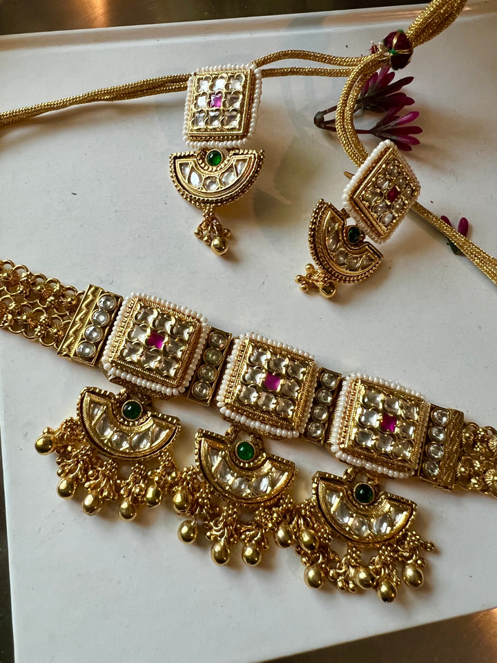 Elegant Kundan Choker with Earrings