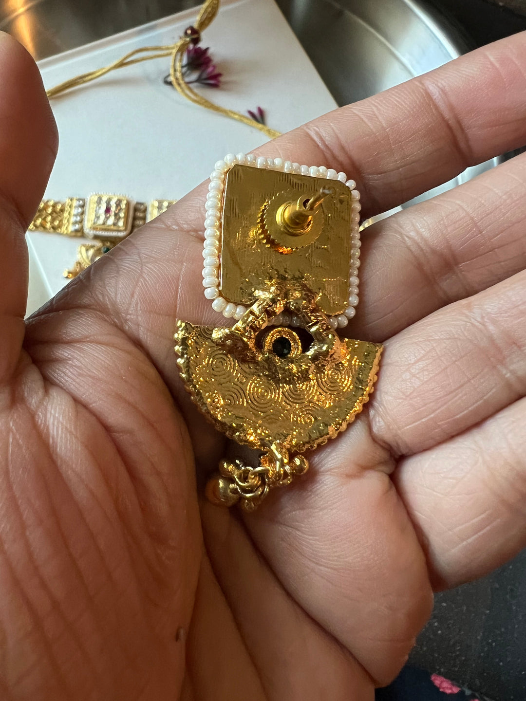 Elegant Kundan Choker with Earrings