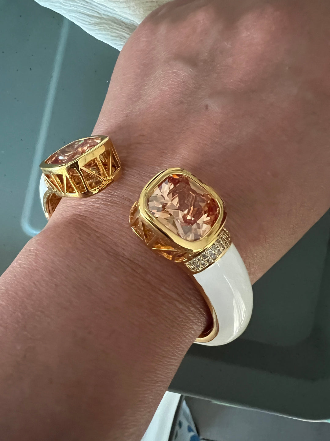 Exquisite Crystal Kada - Unparalleled Quality and Style