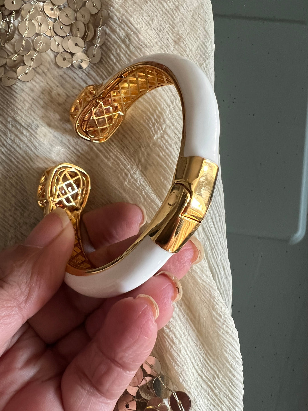 Exquisite Crystal Kada - Unparalleled Quality and Style