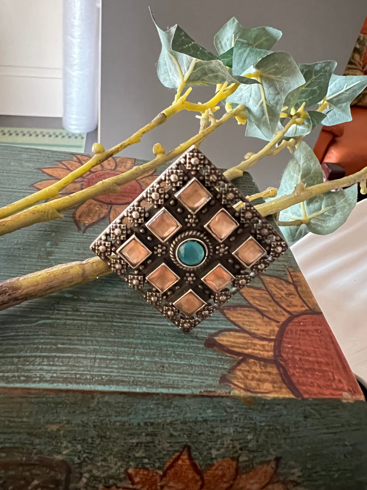 Antique Stone Ring - A Touch of Timeless Beauty