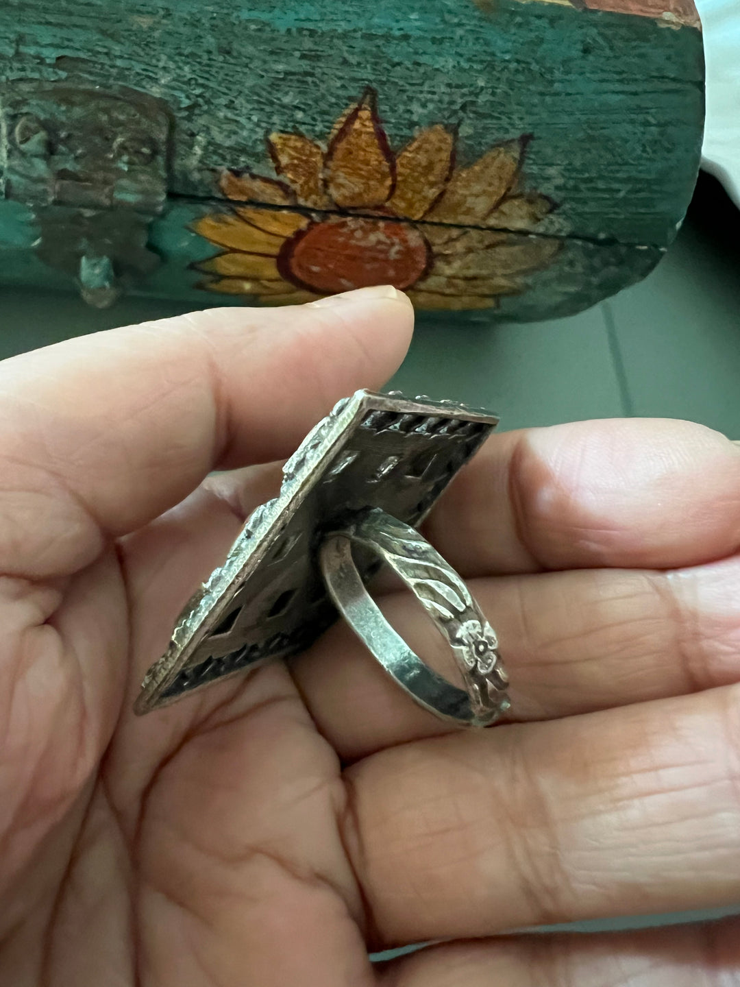 Antique Stone Ring - A Touch of Timeless Beauty