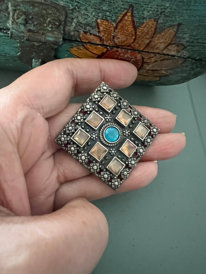 Antique Stone Ring - A Touch of Timeless Beauty