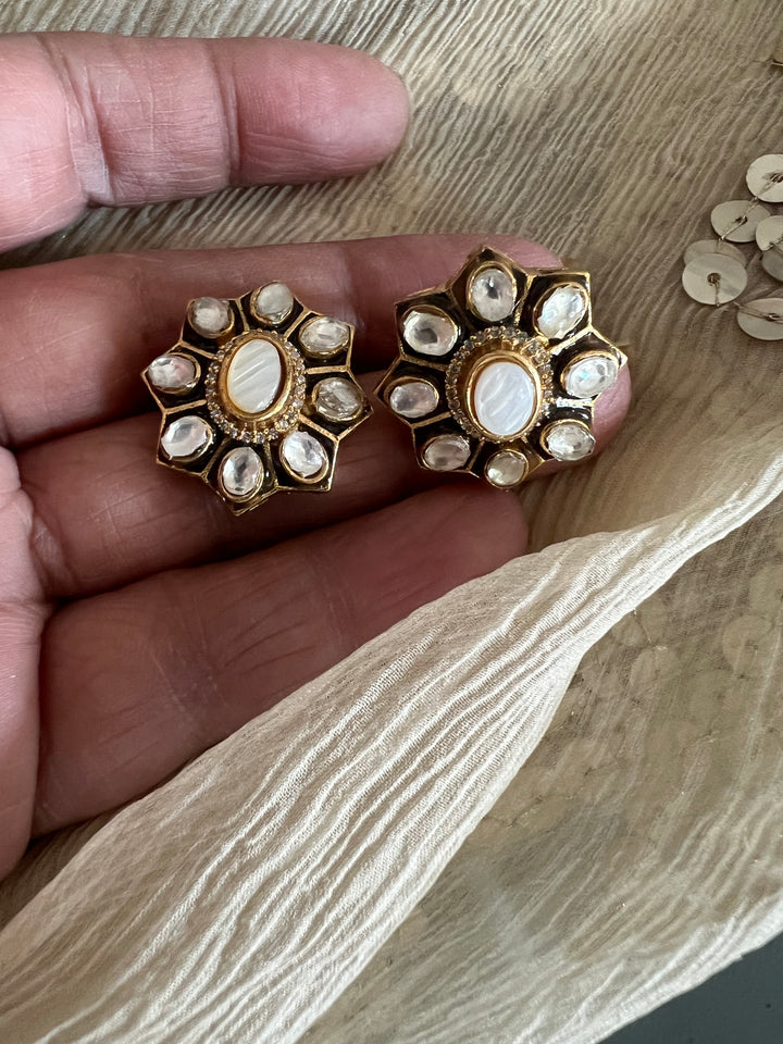 Elegant Mother of Pearl 925 Silver Choker Necklace Set - Unmatched Quality and Style