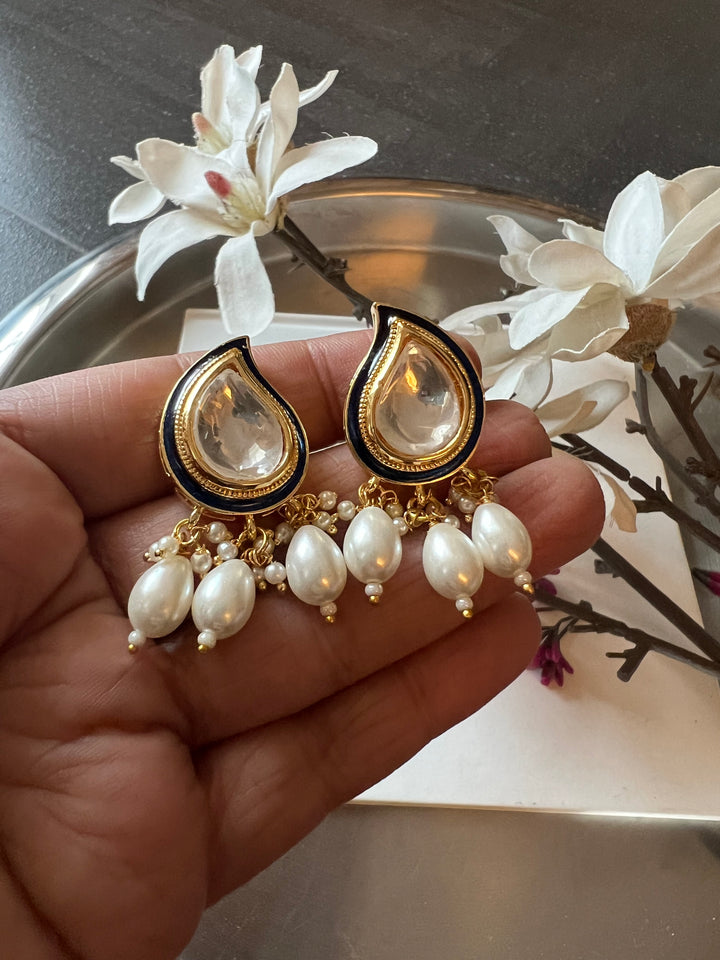 Classy Kundan Earrings