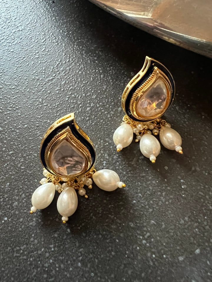 Classy Kundan Earrings