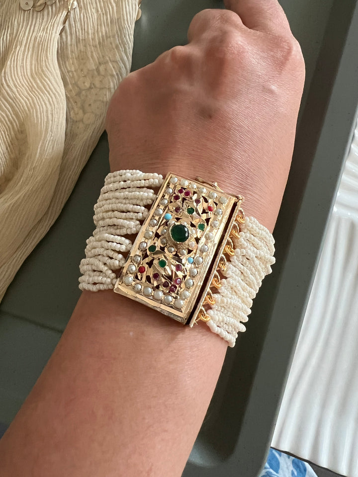 Exquisite Jadau Bracelet - Unparalleled Quality and Style