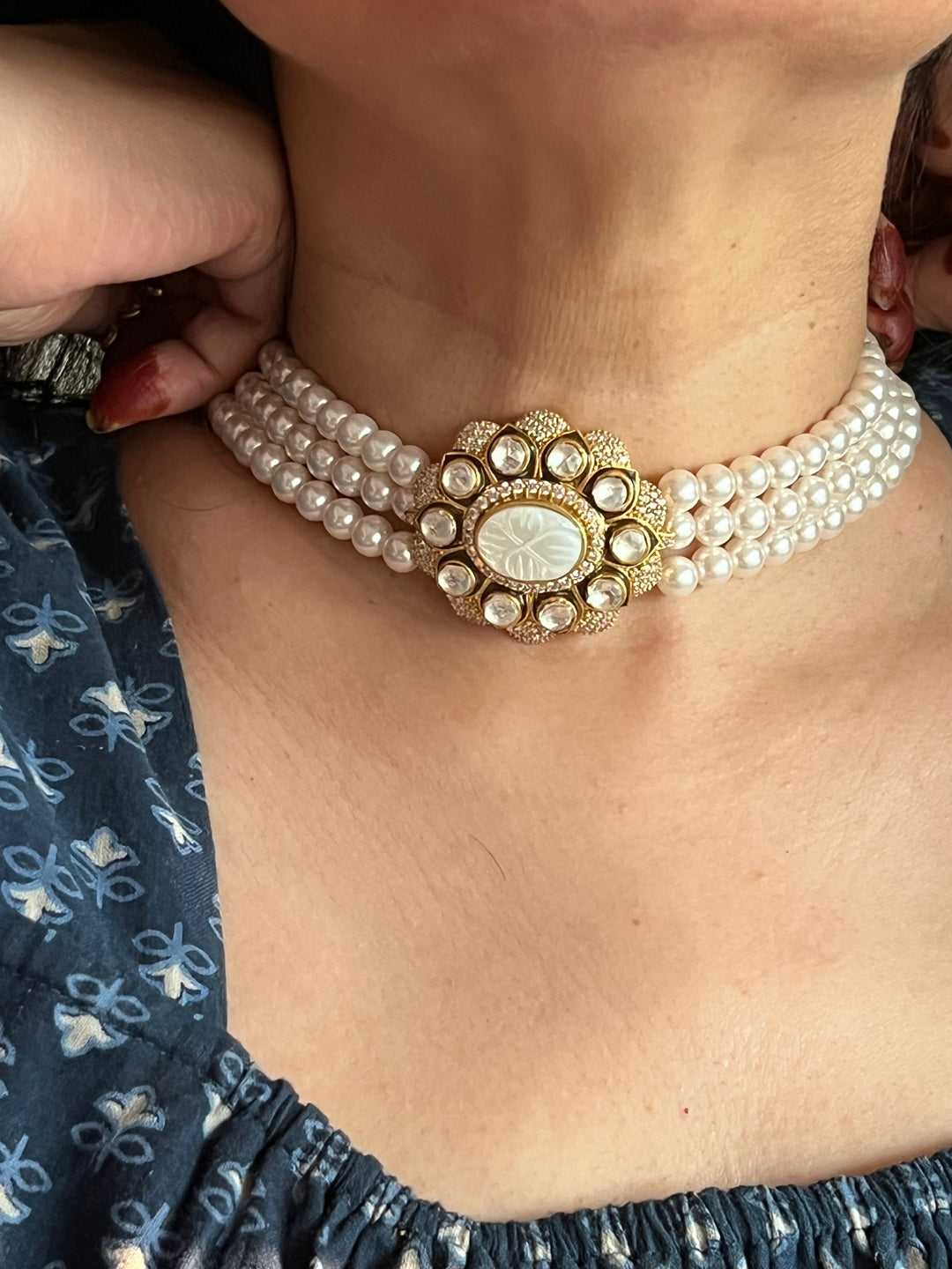 Elegant Mother of Pearl 925 Silver Choker Necklace Set - Unmatched Quality and Style