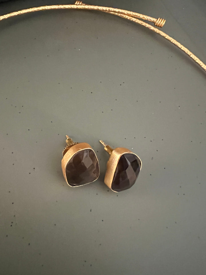 Elegant Natural Gemstones Hasli Necklace Set - Unmatched Quality and Style