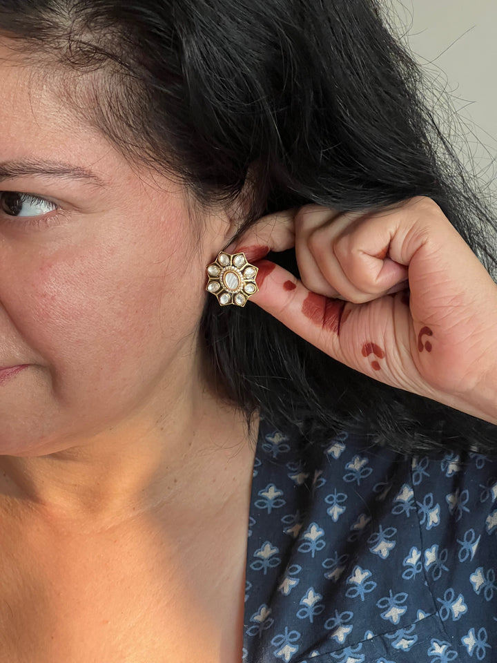 Elegant Mother of Pearl 925 Silver Choker Necklace Set - Unmatched Quality and Style