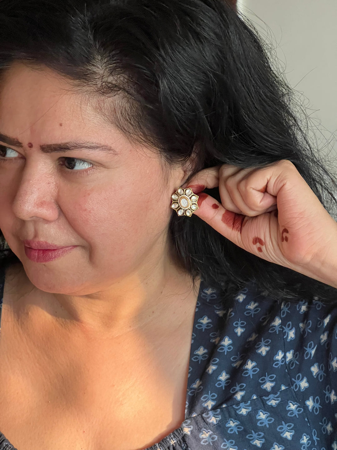 Elegant Mother of Pearl 925 Silver Choker Necklace Set - Unmatched Quality and Style