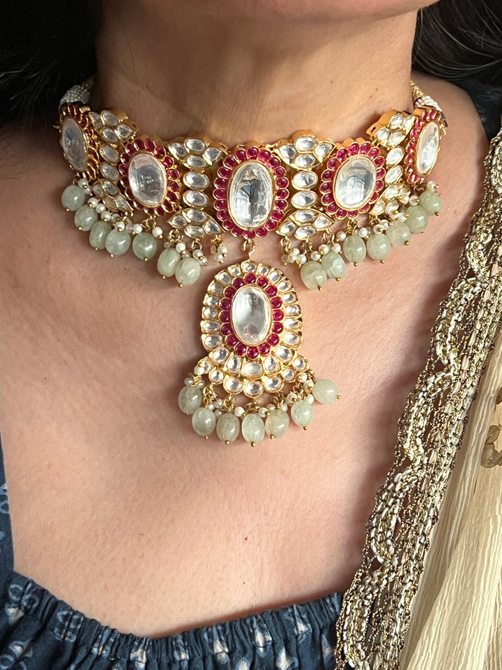 Elegant Kundan Necklace Set