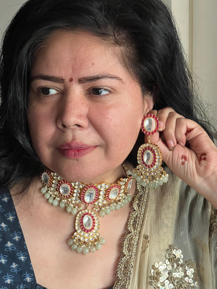 Elegant Kundan Necklace Set