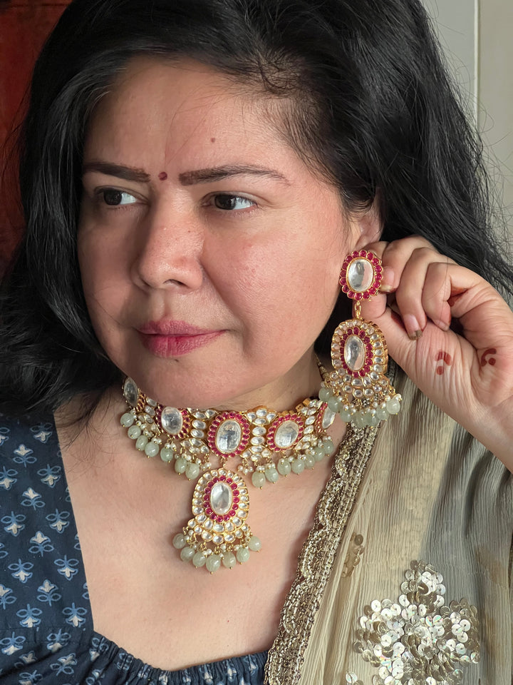 Elegant Kundan Necklace Set