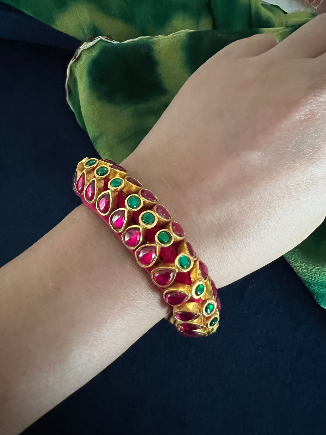 Handcrafted Opulence: Indian Traditional Bracelet with Luxurious Velvet Lining