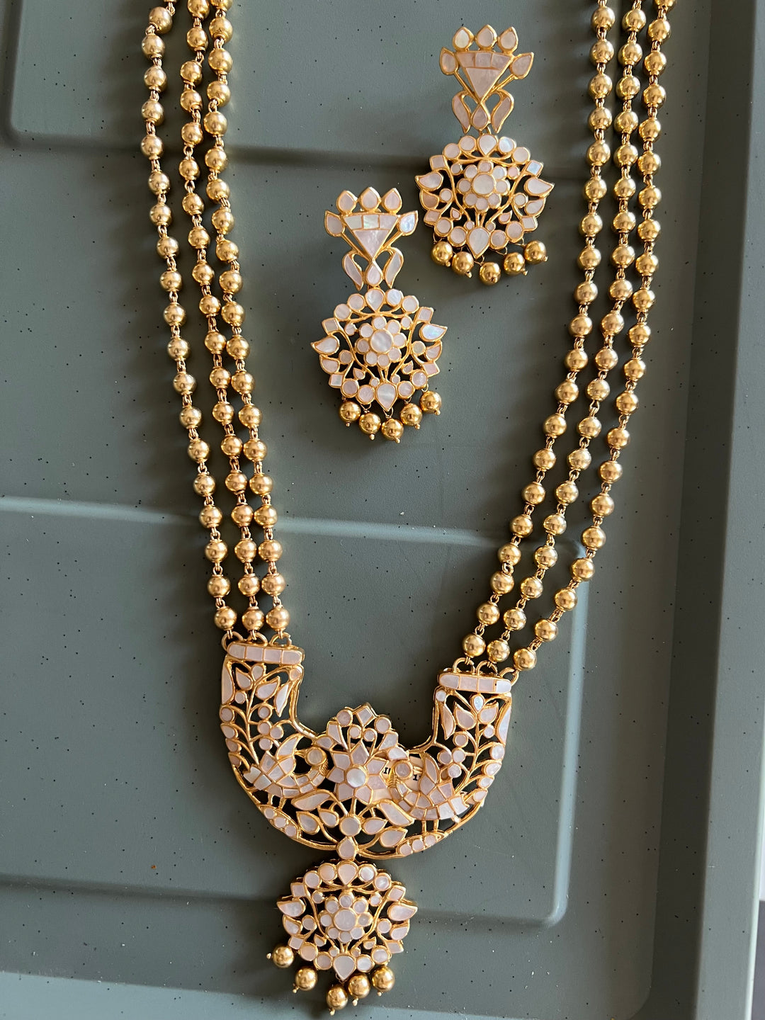 Elegant Mother of Pearl 925 Silver Necklace Set - Unmatched Quality and Style