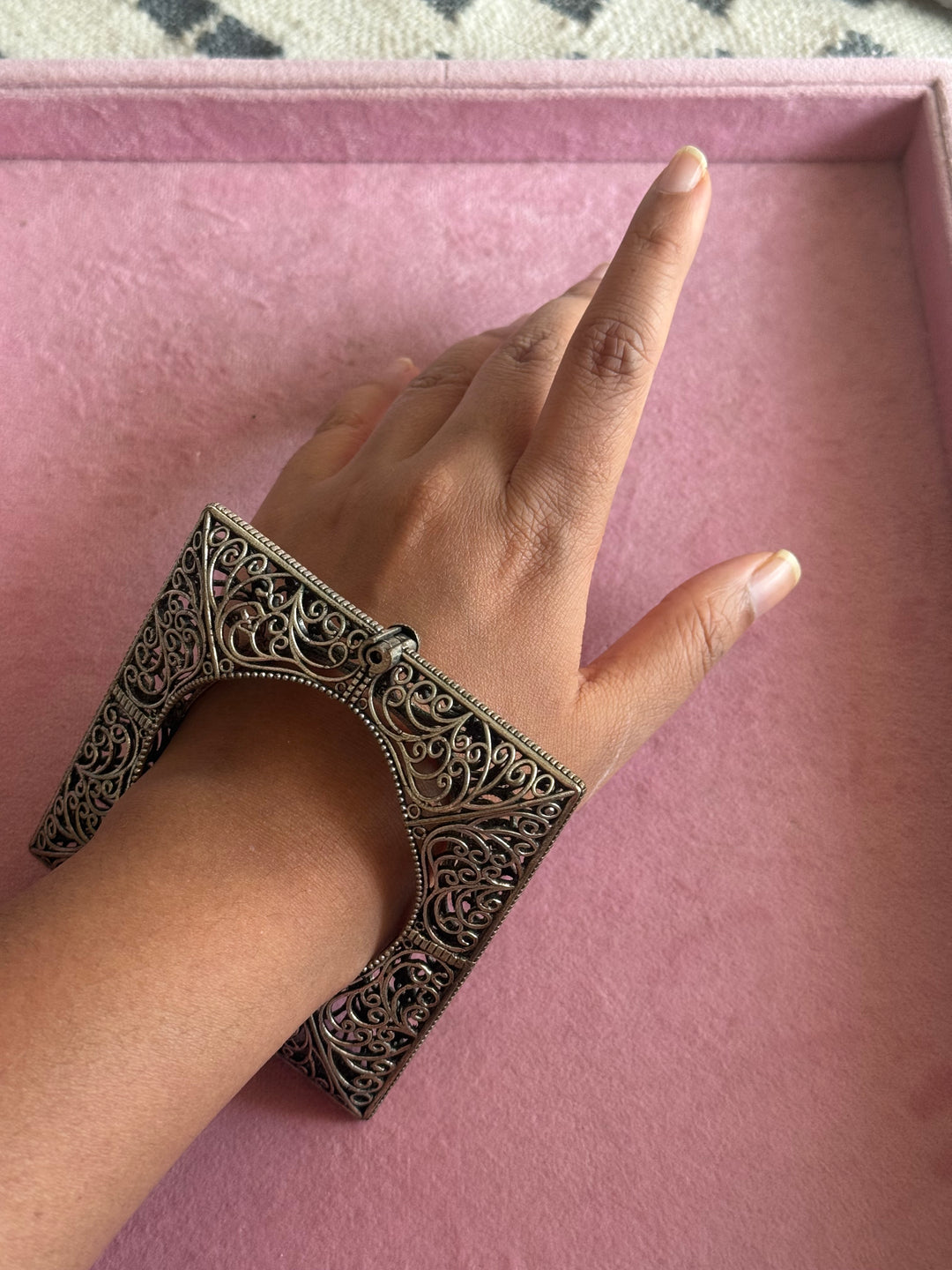 SHIVKA Antique Brass Kada | Openable Screw Lock | Statement Festive Wear | 82g