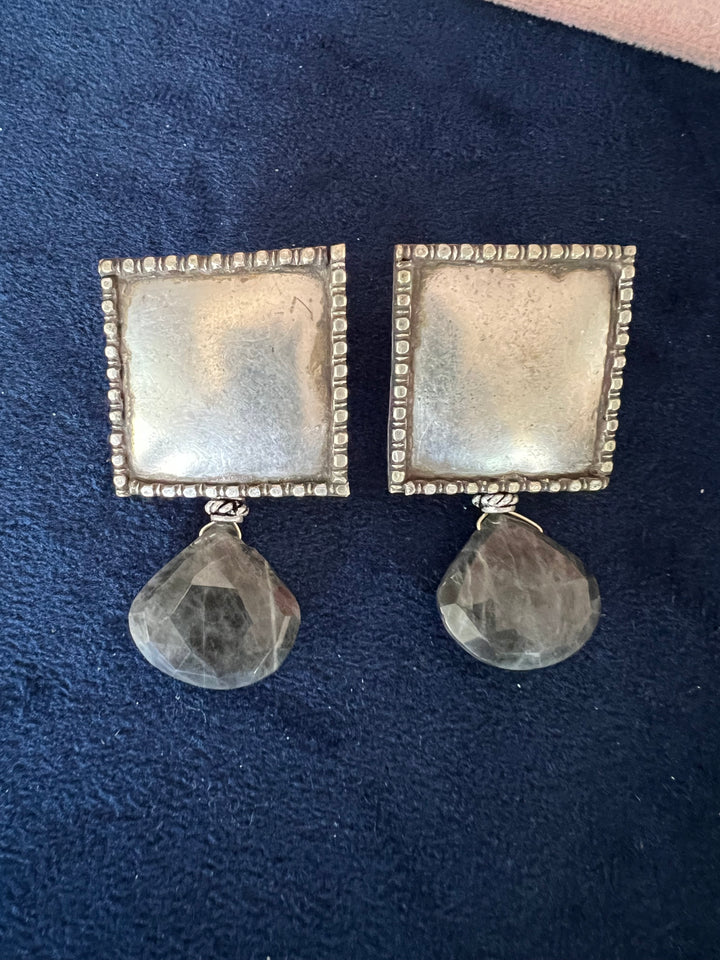 Elegant Earrings - Premium Quality, Exquisite Craftsmanship