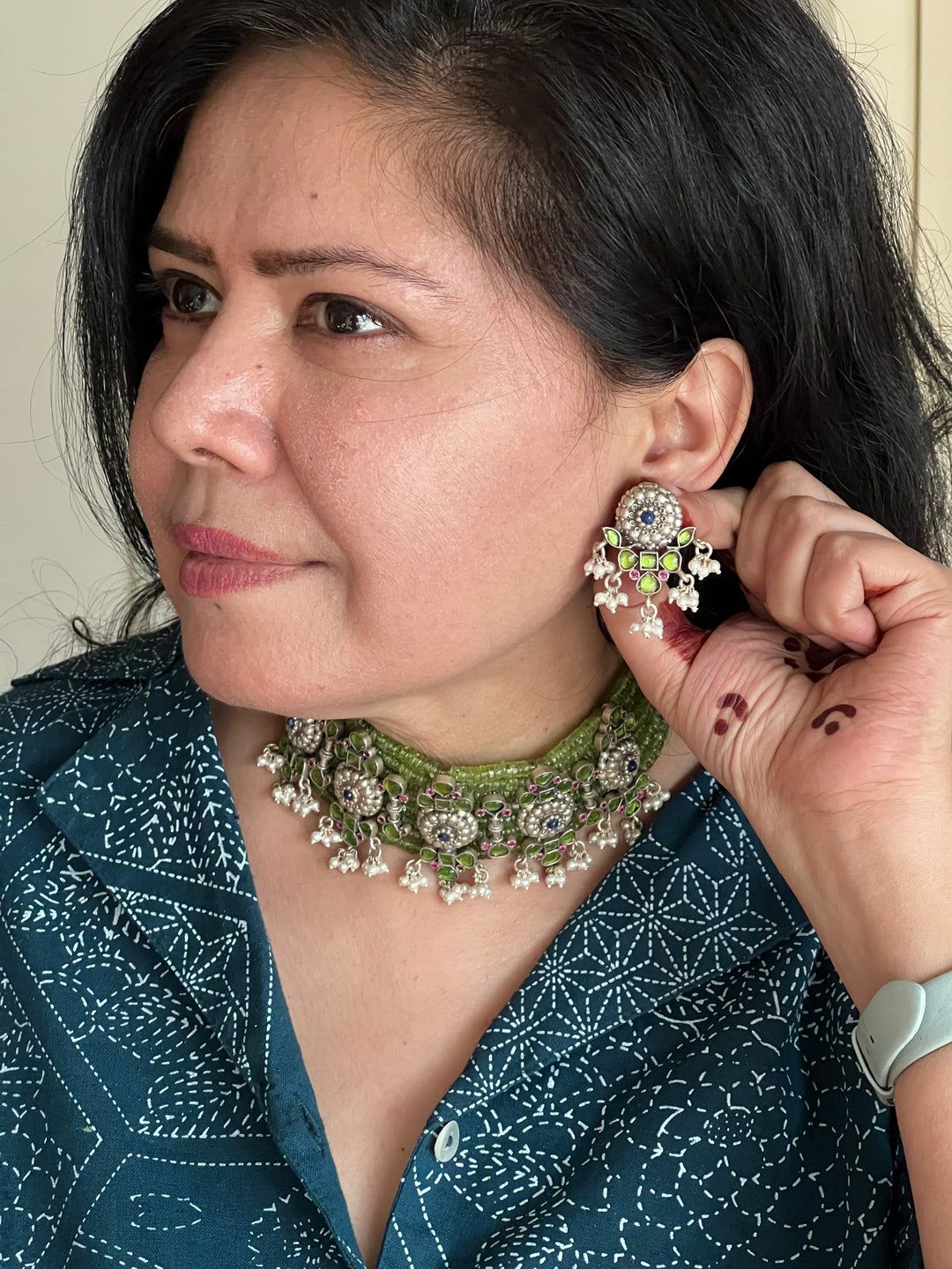 Elegant 925 Silver Peridot Kundan Choker Necklace Set with Beautiful Embellishments