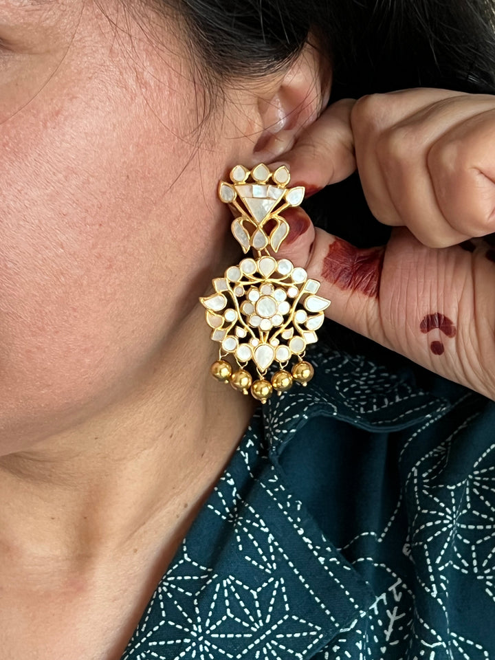 Elegant Mother of Pearl 925 Silver Necklace Set - Unmatched Quality and Style