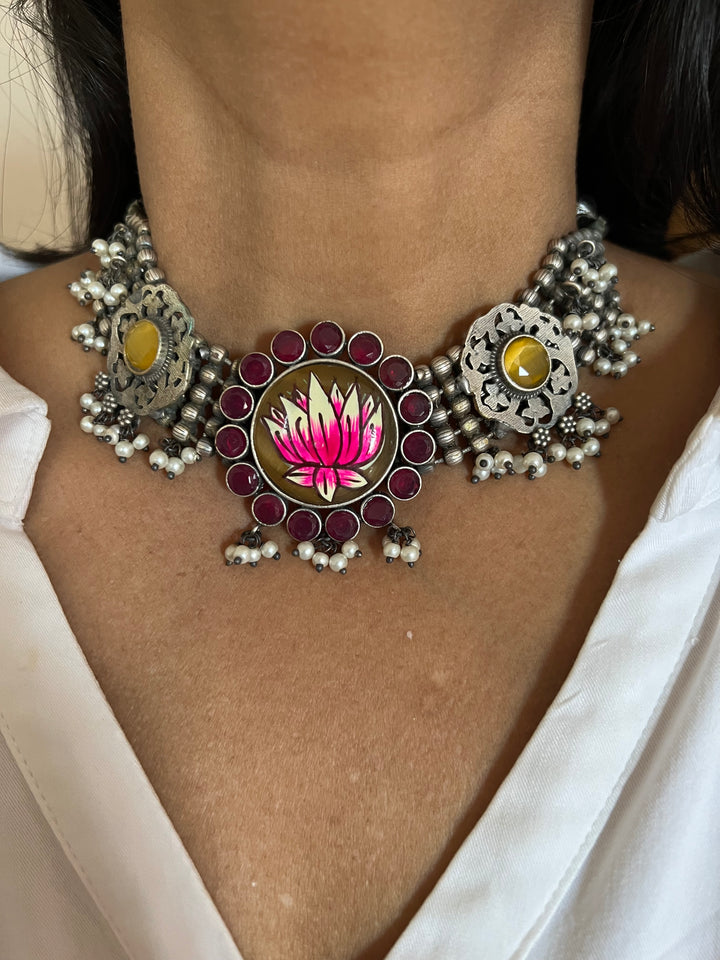 Vintage Artistic Choker with Statement Earrings