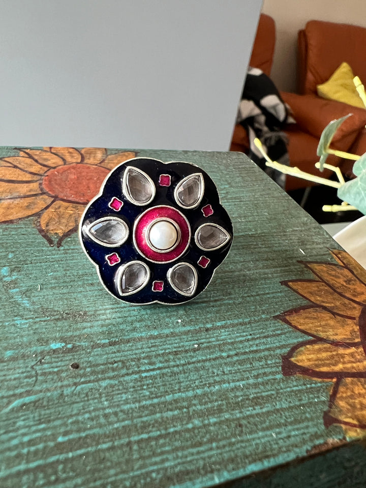 Antique Enamelled Ring - A Touch of Timeless Beauty