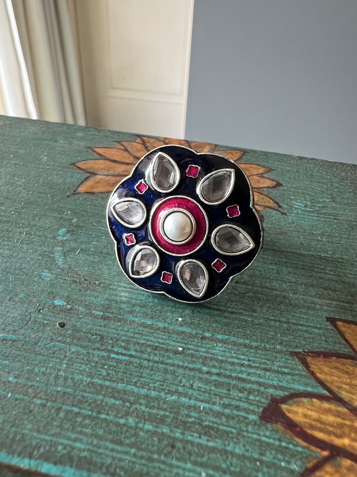 Antique Enamelled Ring - A Touch of Timeless Beauty