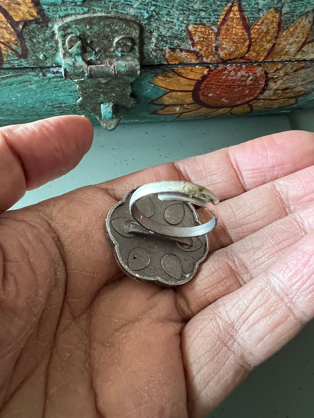 Antique Enamelled Ring - A Touch of Timeless Beauty