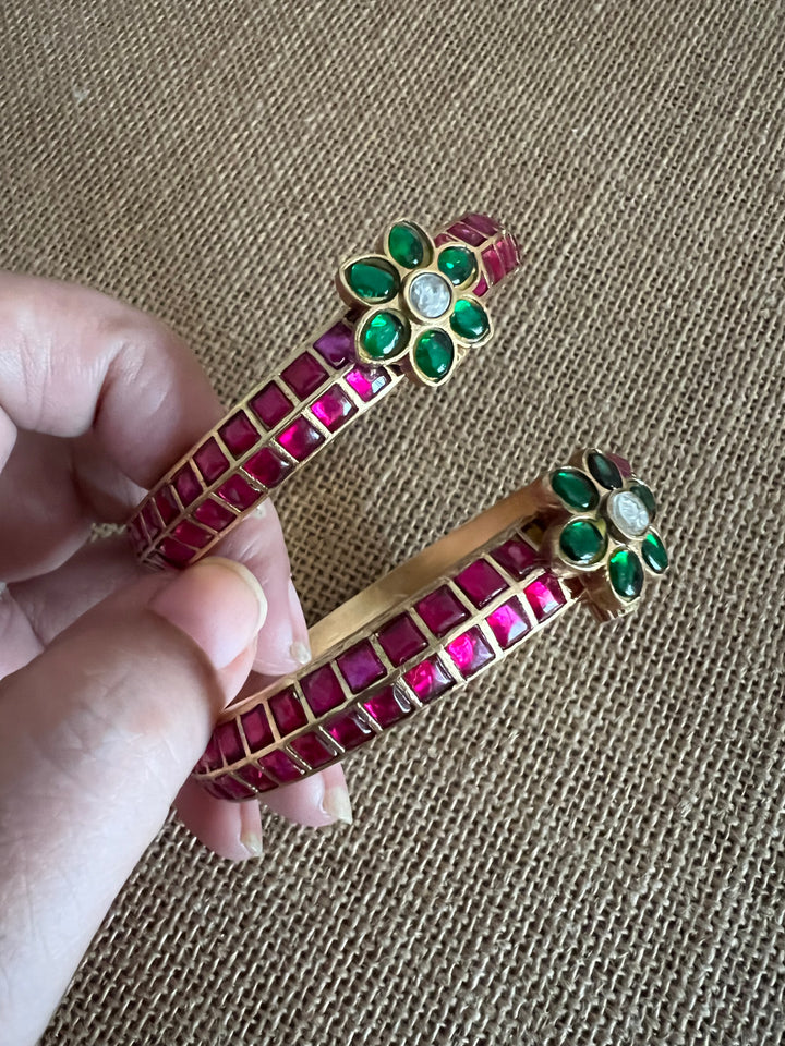 Exquisite Jadau Kundan Bangle Set - Unparalleled Quality and Craftsmanship