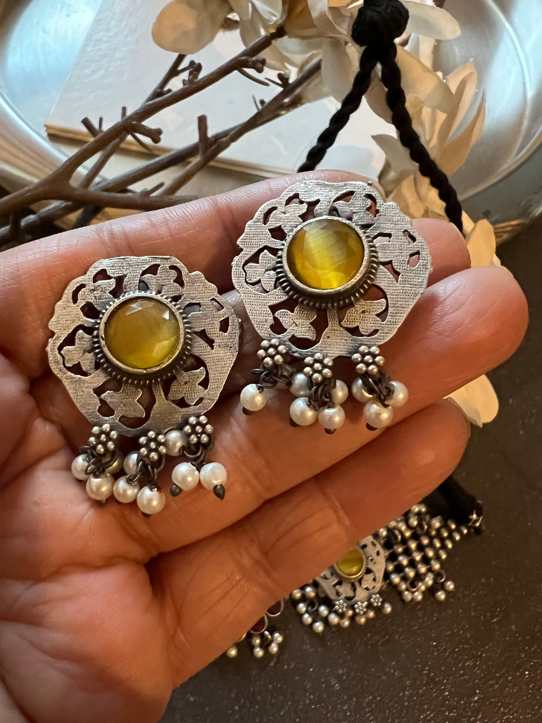 Vintage Artistic Choker with Statement Earrings