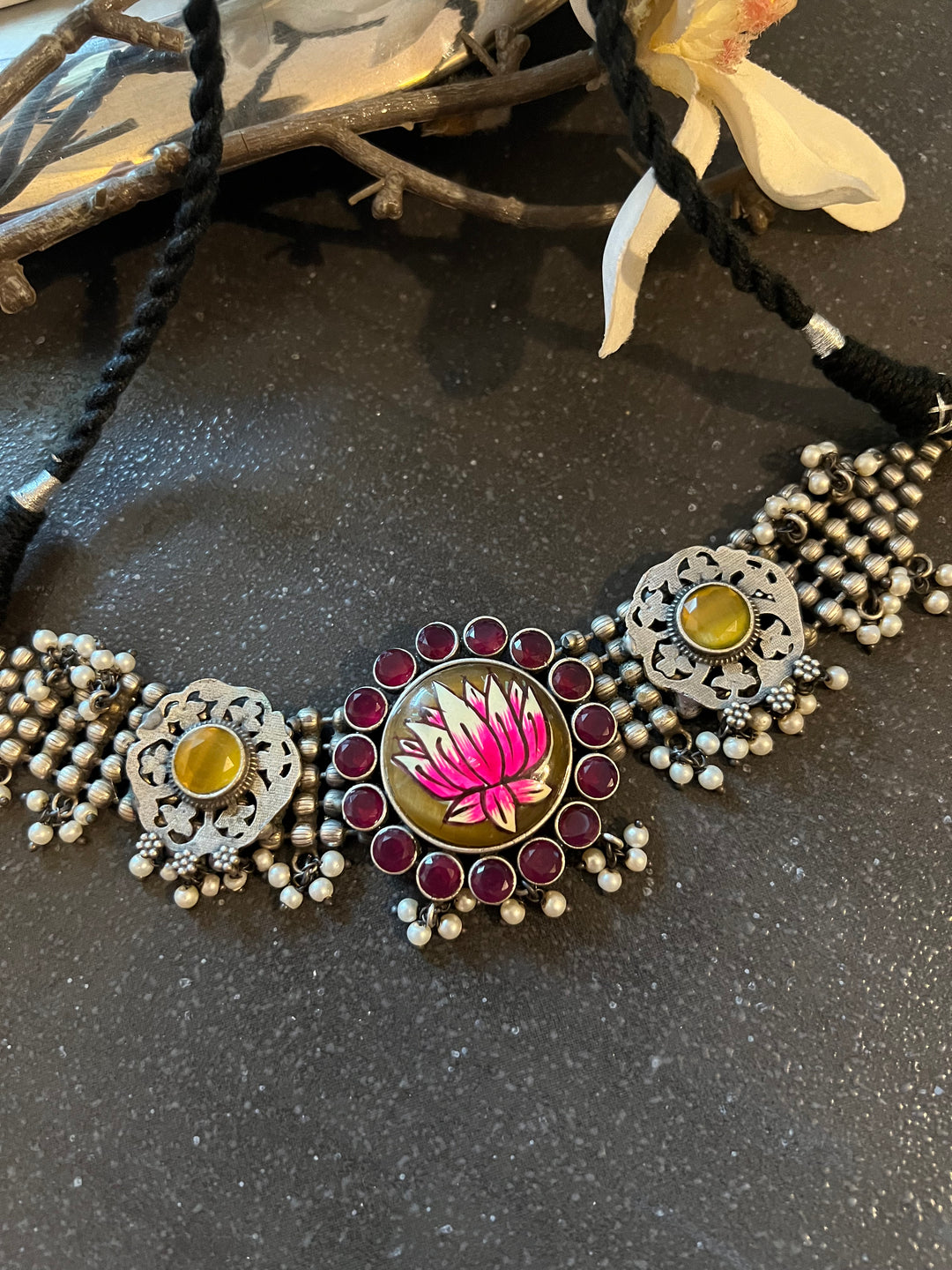 Vintage Artistic Choker with Statement Earrings