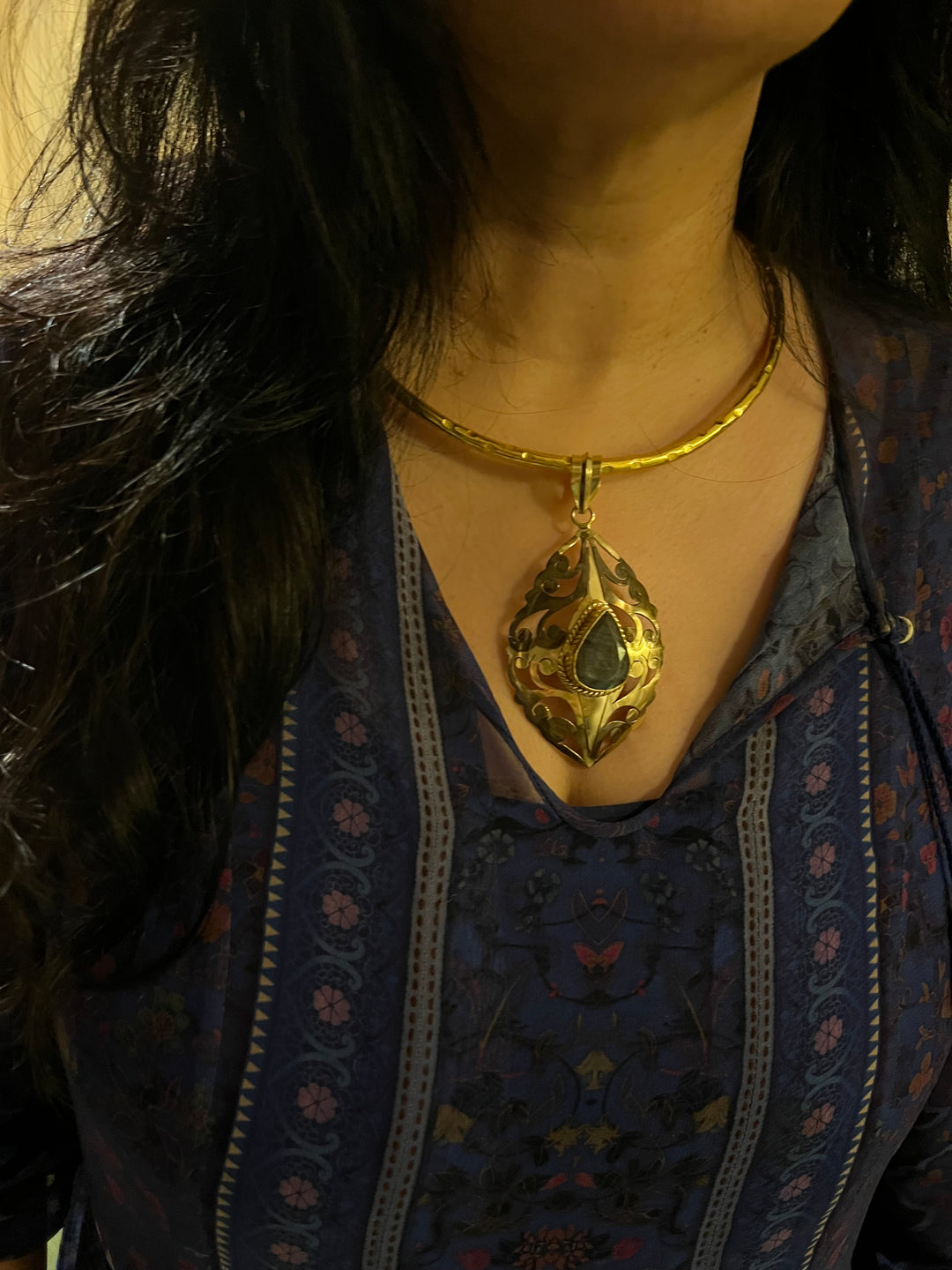 Hasli Necklace with Pretty Pendant