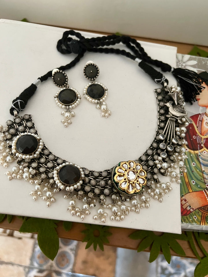 Vintage Artistic Necklace with Earrings