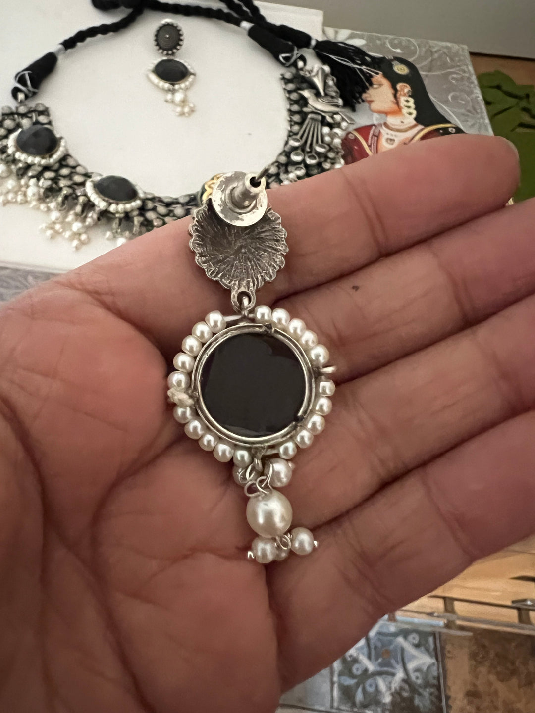 Vintage Artistic Necklace with Earrings