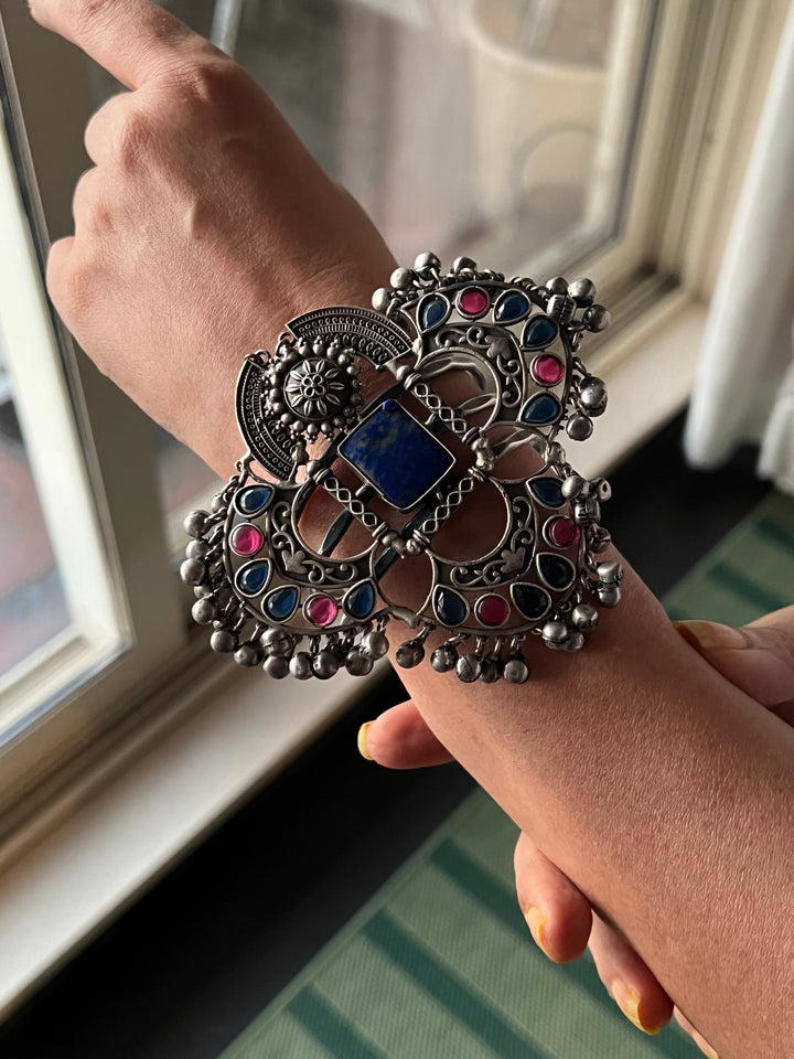 Elegant Fusion Handcuff - Premium Brass & Stone Craftsmanship