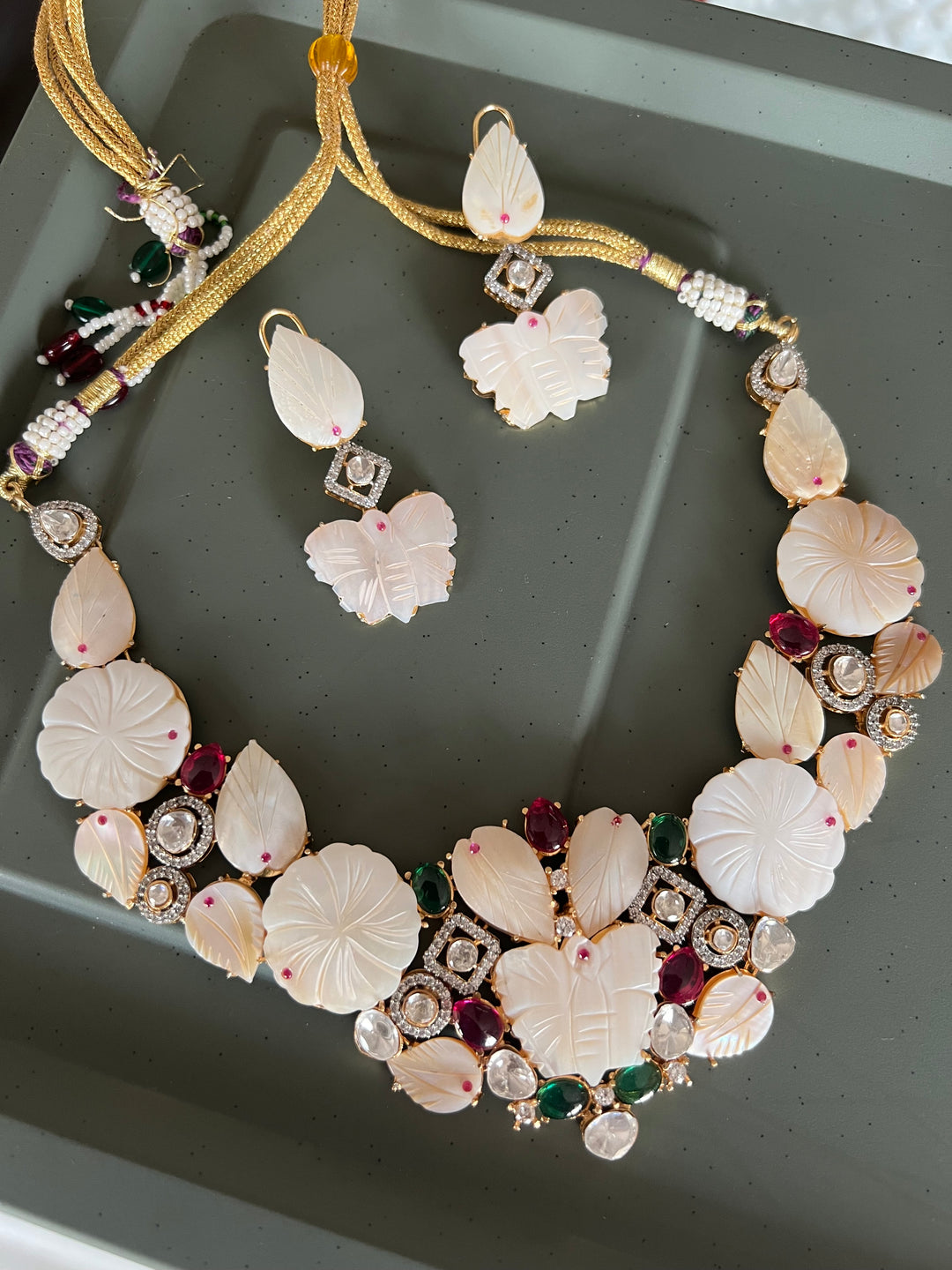 Statement Mother of Pearl Necklace Set - Premium Quality, Handcrafted Elegance