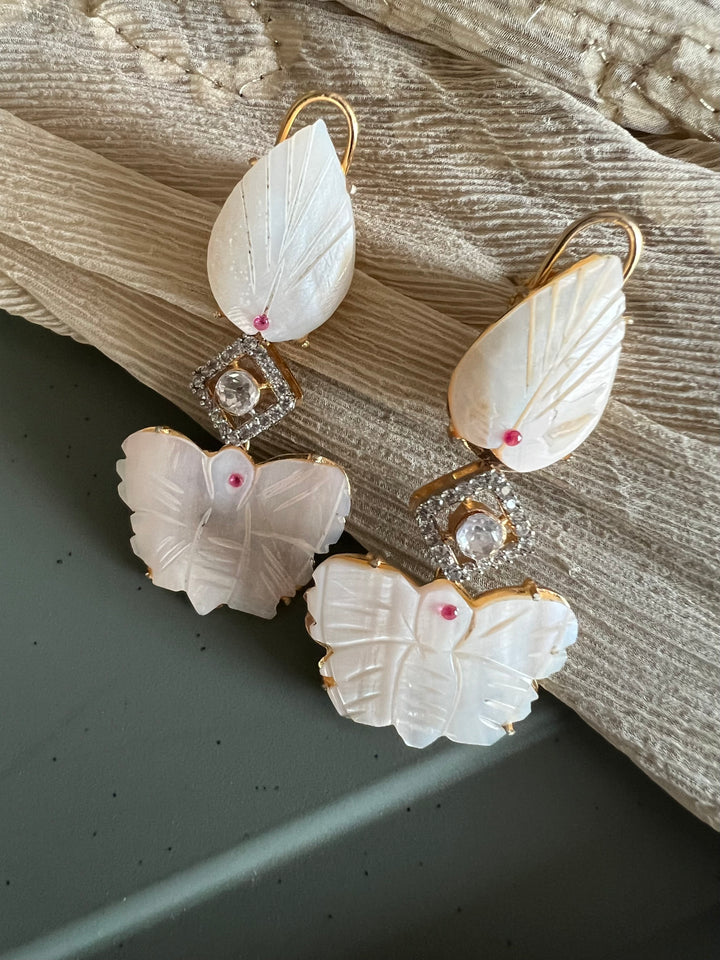 Statement Mother of Pearl Necklace Set - Premium Quality, Handcrafted Elegance