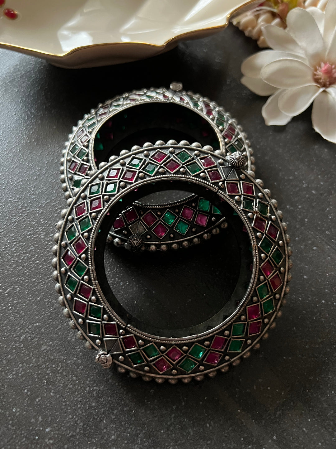 Antique Pacheli Kada