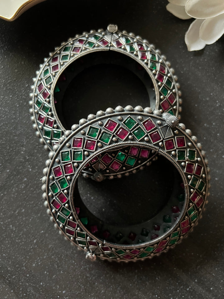 Antique Pacheli Kada