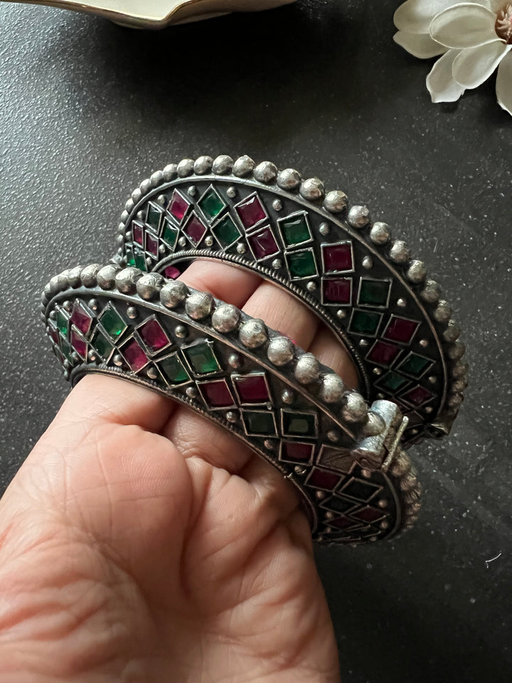 Antique Pacheli Kada